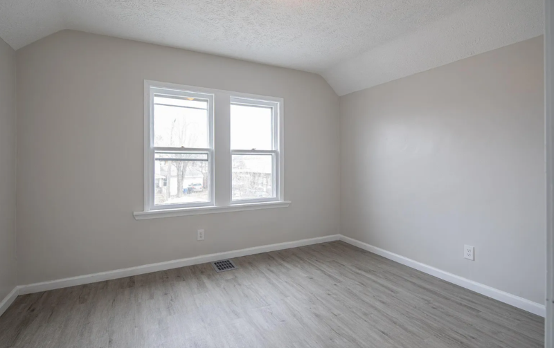 18708 Arrowhead Ave - Photo 7 of 11