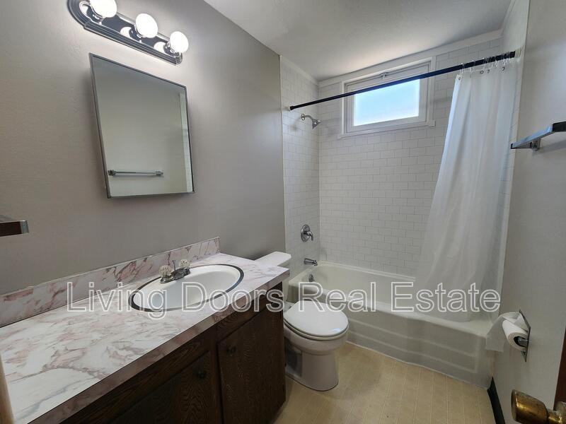 849 S St - Photo 7 of 8
