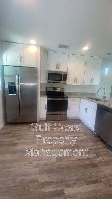 27100 Savoy Dr - Photo 3 of 19