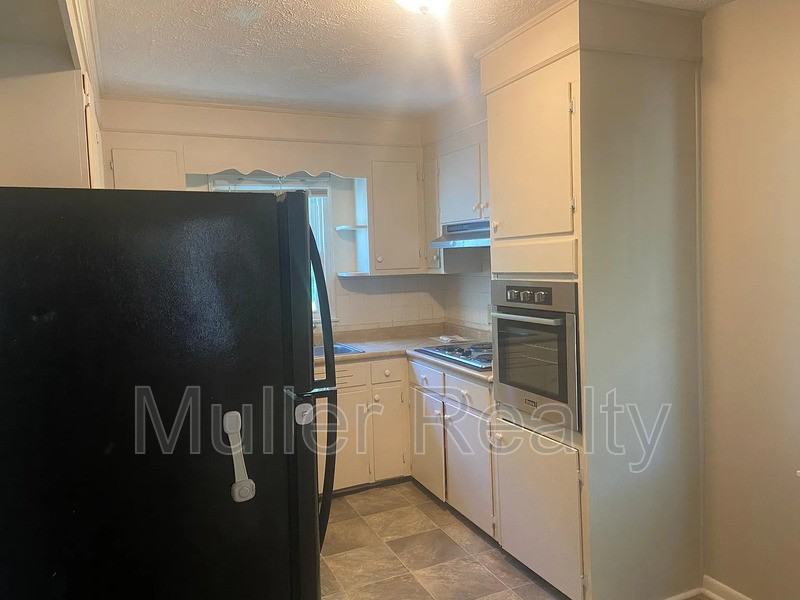 3010 Boright Dr - Photo 2 of 16