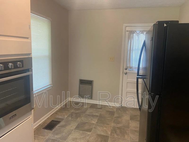 3010 Boright Dr - Photo 3 of 16