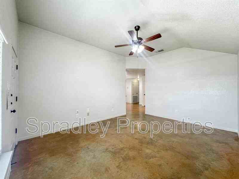 5407 Developer Ct Unit B - Photo 2 of 15