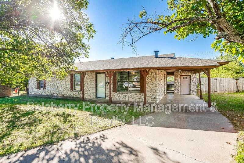 1113 Gifford Dr - Photo 3 of 37