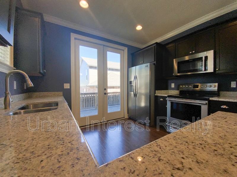 403 King St - Photo 5 of 23
