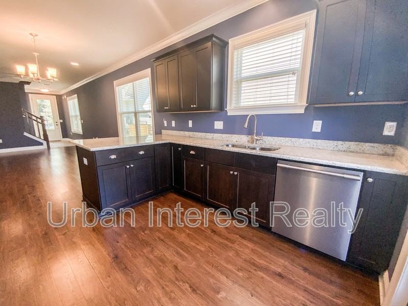 403 King St - Photo 6 of 23