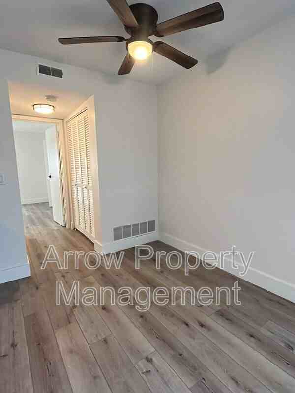 3619 N 60th St #30 - Photo 4 of 7