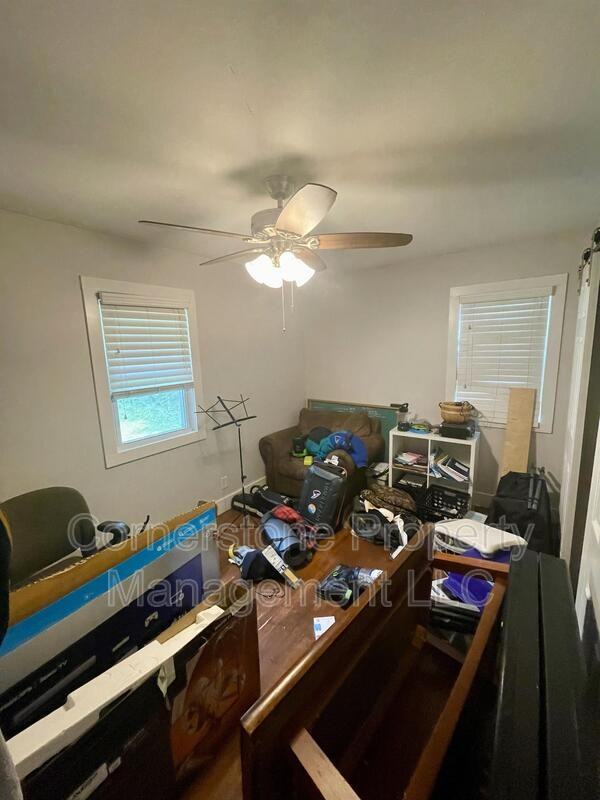 1934 Naismith Dr - Photo 2 of 5