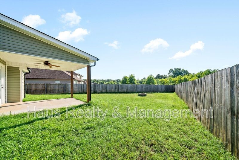 1296 Freedom Dr - Photo 7 of 31