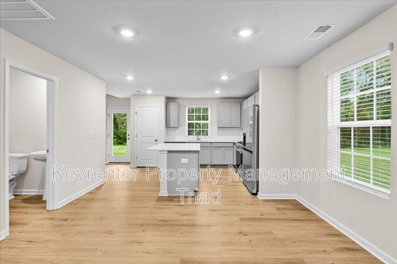 1751 Mallard Dr - Photo 3 of 23