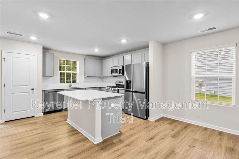 1751 Mallard Dr - Photo 4 of 23