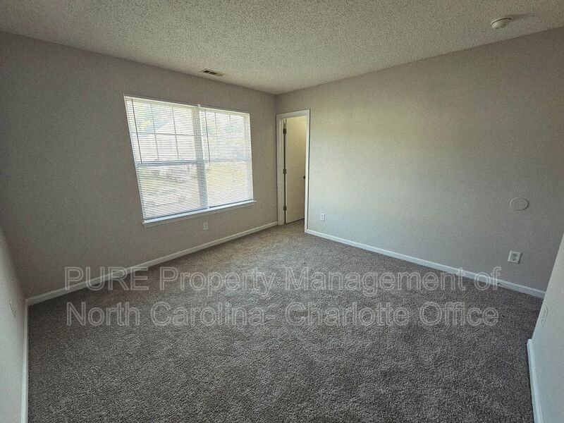 3958 Damask Drive - Photo 4 of 43