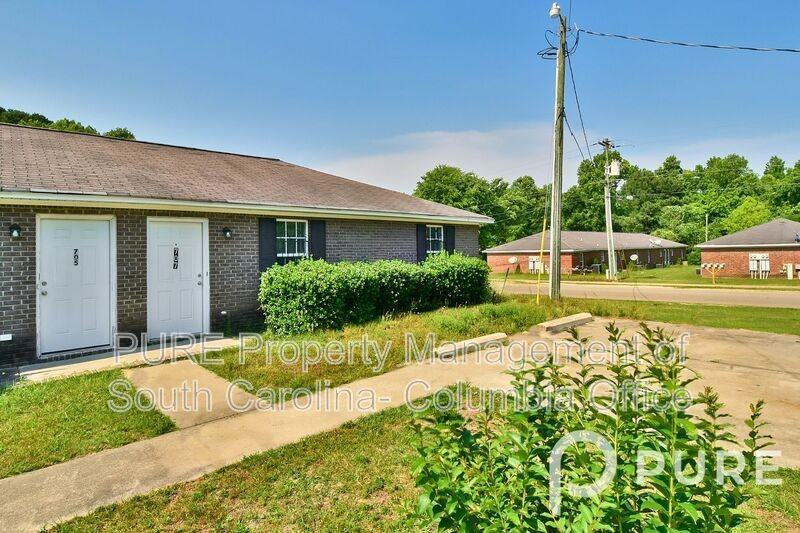 707 Kings Rd - Photo 2 of 24