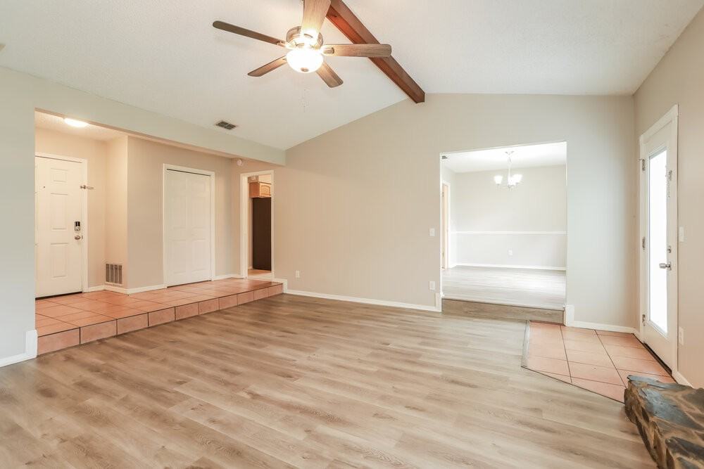 3342 Laurel Grv N - Photo 4 of 16