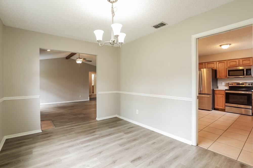 3342 Laurel Grv N - Photo 7 of 16