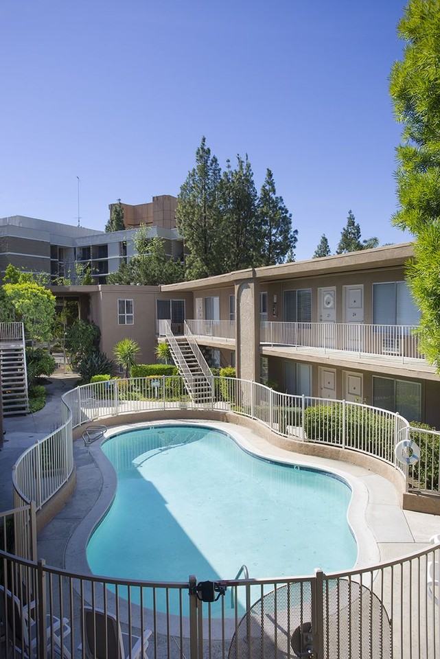 Trade Winds Apartments - Photo 2 of 21