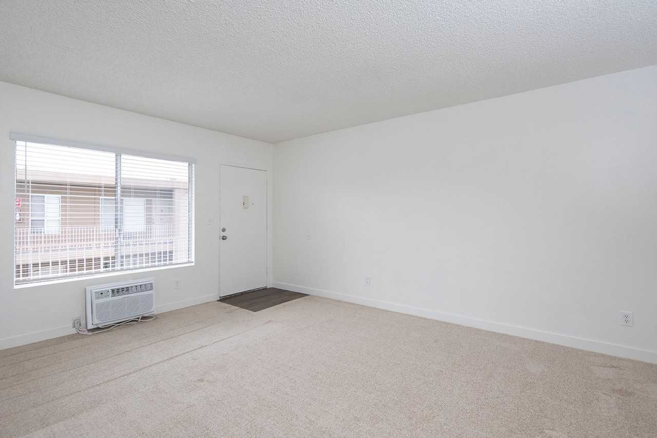 Trade Winds Apartments - Photo 6 of 21