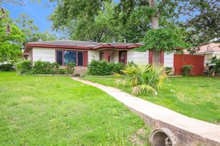 901 Westmont Dr - Photo 1 of 1