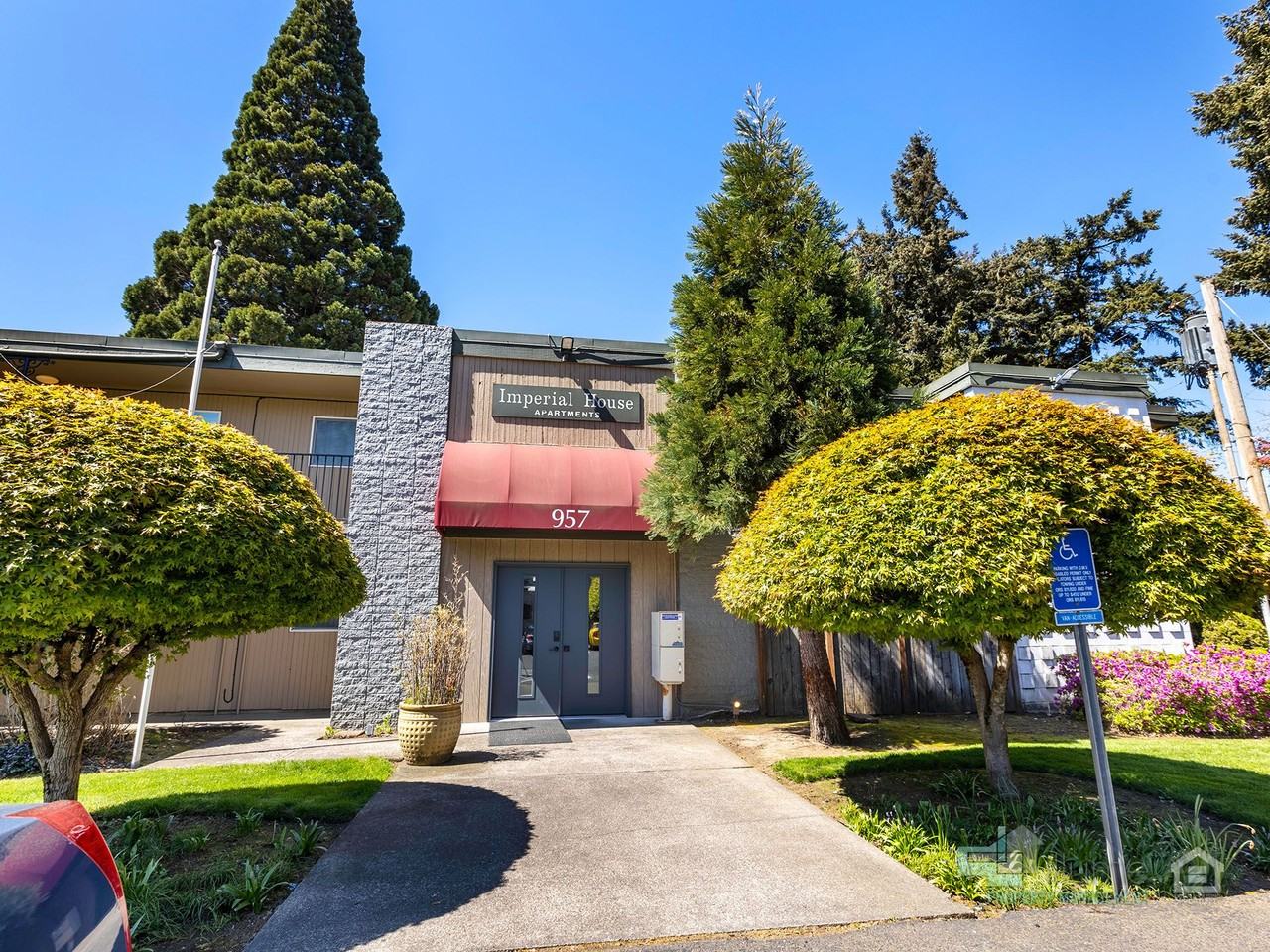 Imperial House - Photo 2 of 4