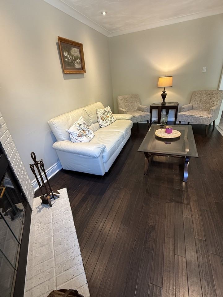 100 Bassett Boulevard - Photo 2 of 21