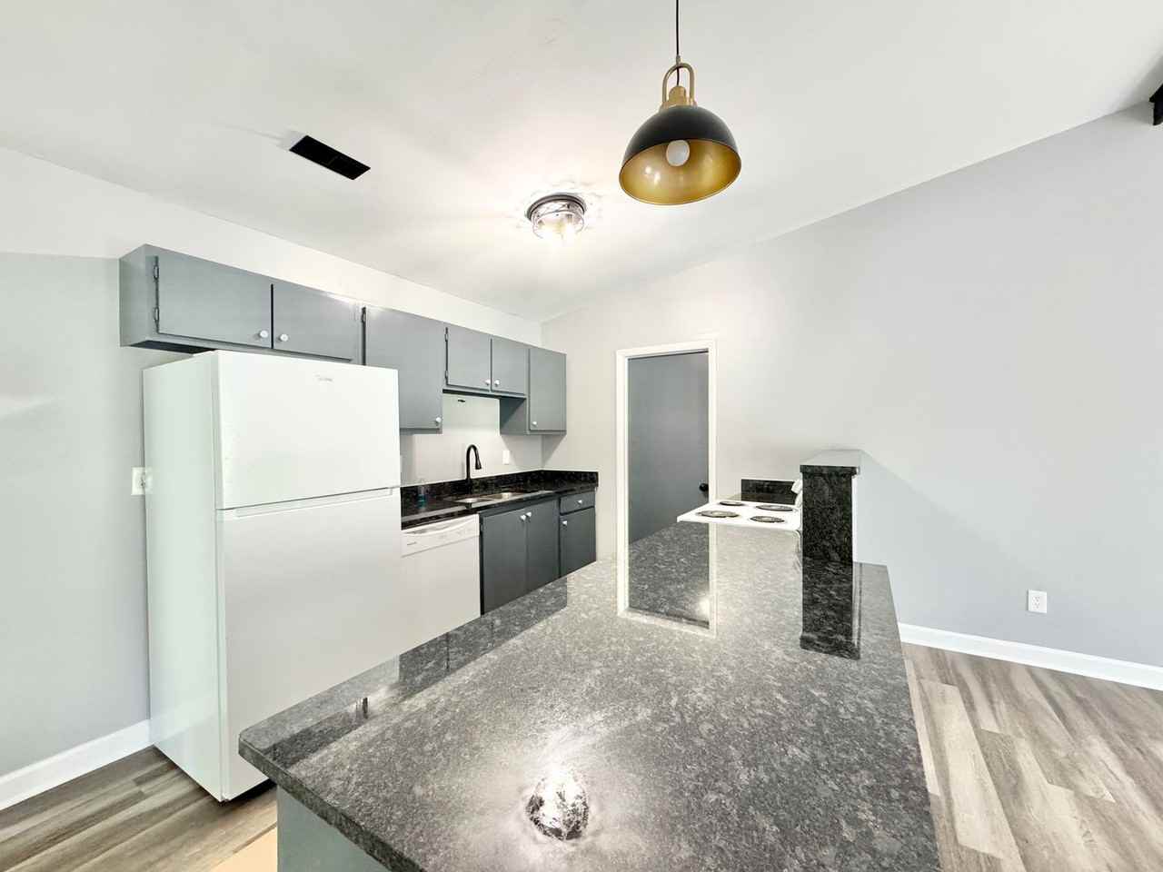 2896 Glen Hollow Rd - Photo 3 of 10