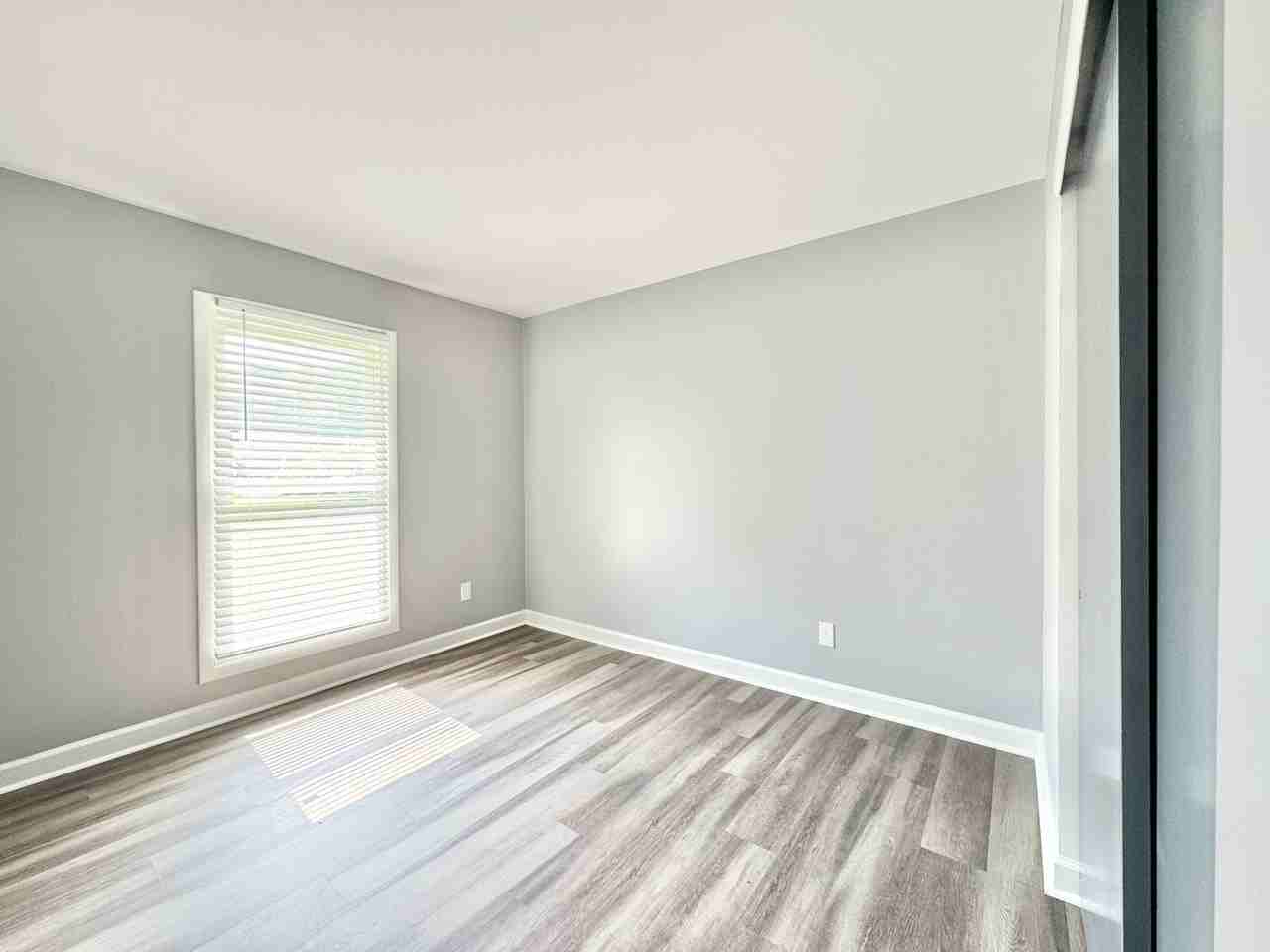 2896 Glen Hollow Rd - Photo 5 of 10