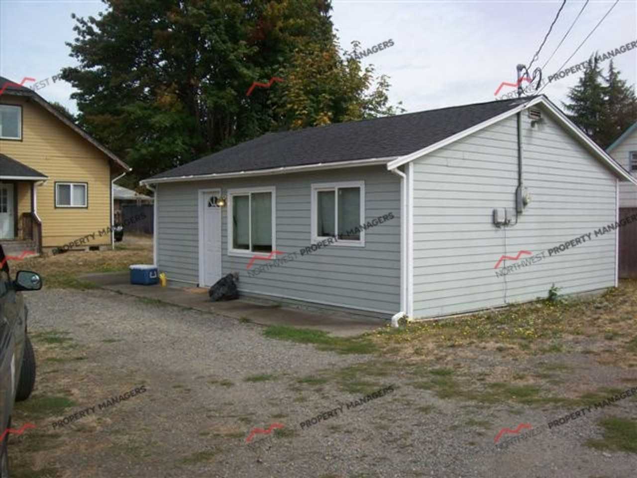 504 W Cherry St - Photo 2 of 2