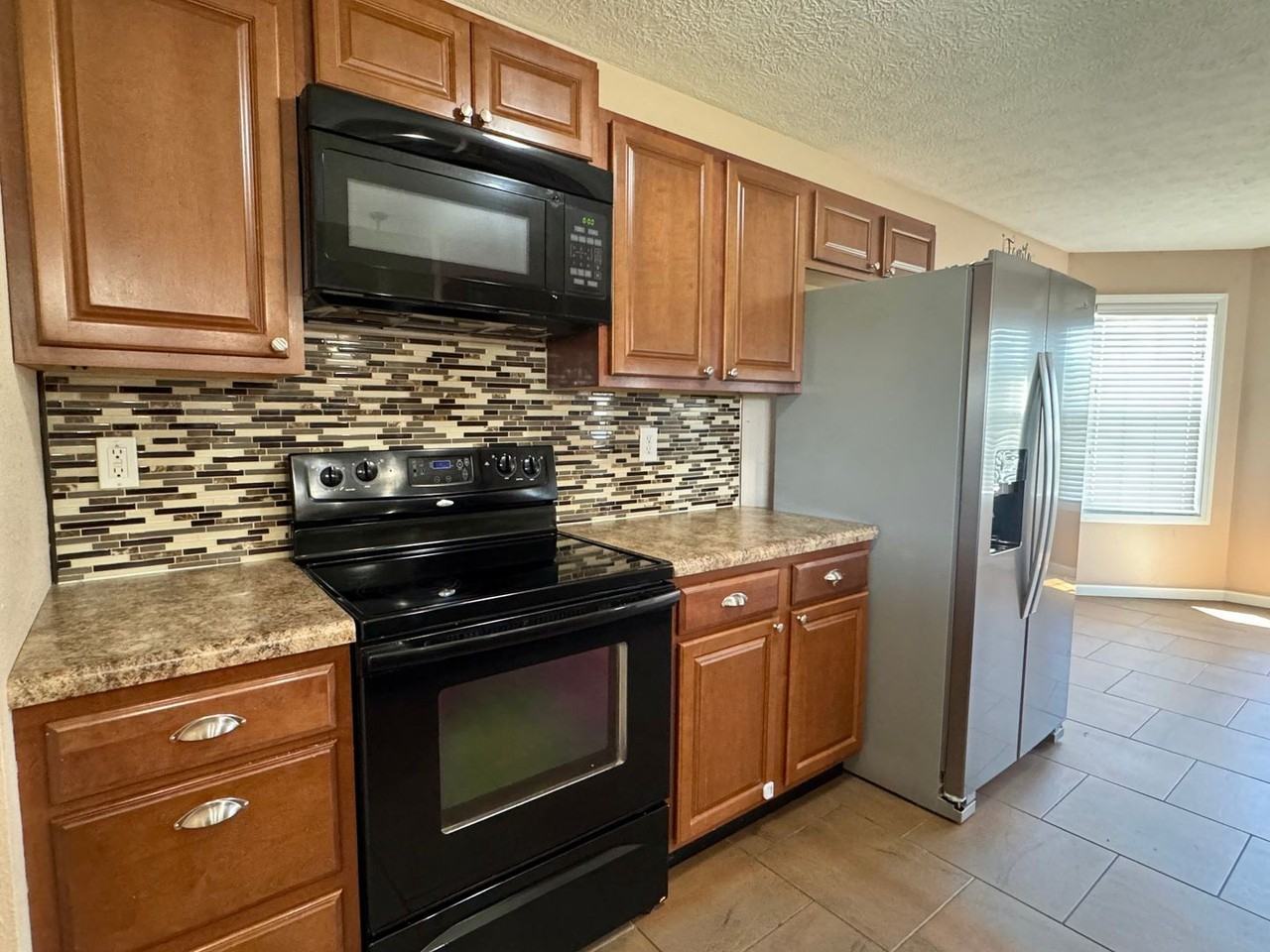 18410 Charity Dr - Photo 6 of 22