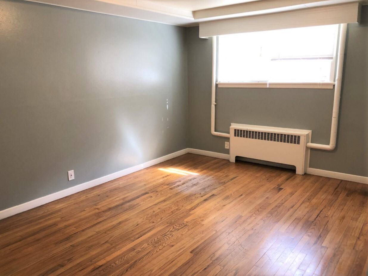 Terry 234 - Photo 3 of 10