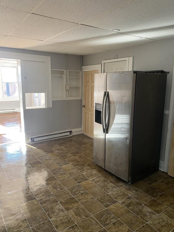 561-565 Congress Street - Photo 2 of 14