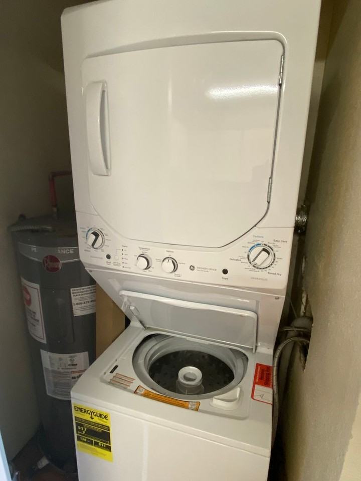 842 W Collins St - Photo 6 of 12