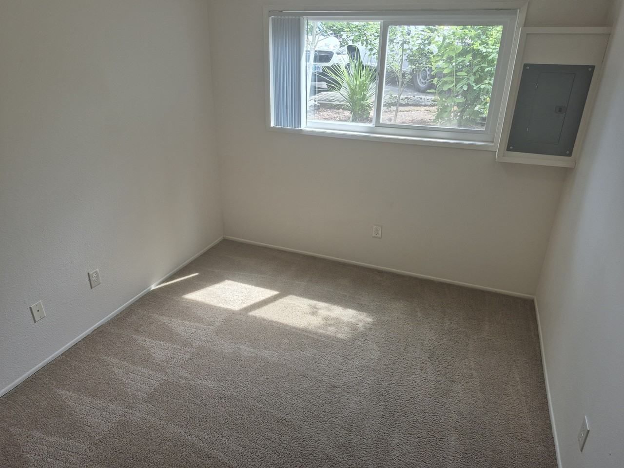 Crestwood Terrace - Photo 6 of 13
