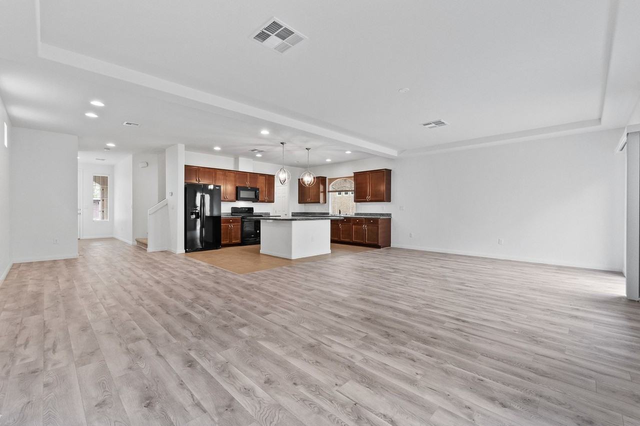 9827 Marietta Cellars Ct - Photo 3 of 27