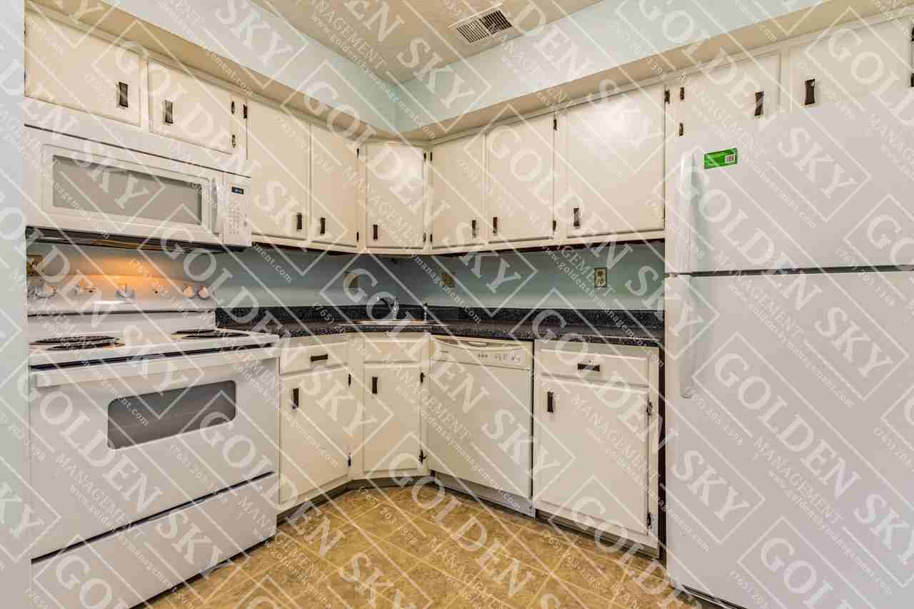 915 North Muessing Street - Photo 5 of 12