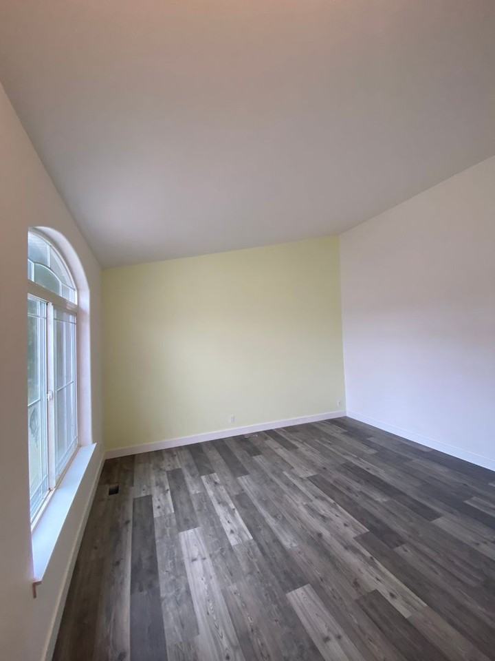 2502 W Elmwood Dr - Photo 3 of 16