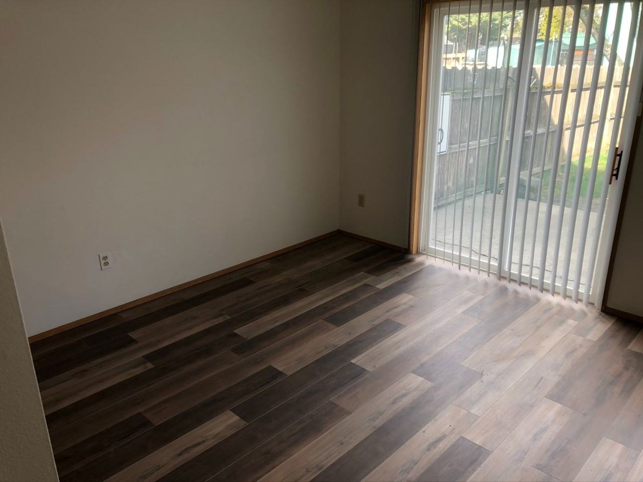 767 Se Cleveland Ave - Photo 3 of 12