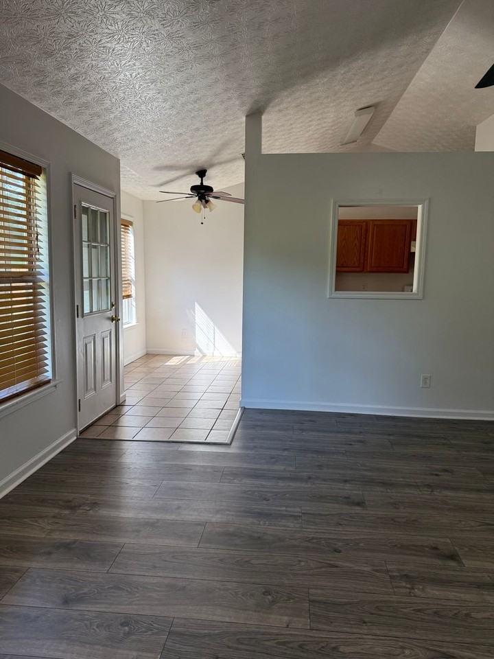 4403 Prestwick Dr - Photo 3 of 21