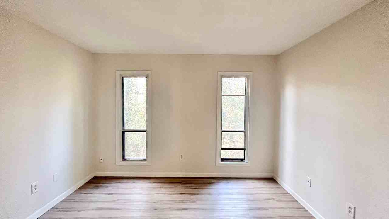 5153 Roswell Rd #2 - Photo 6 of 18