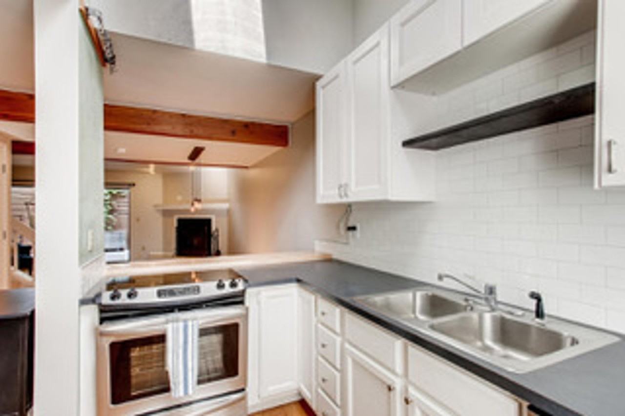 3135 Bell Dr - Photo 5 of 19
