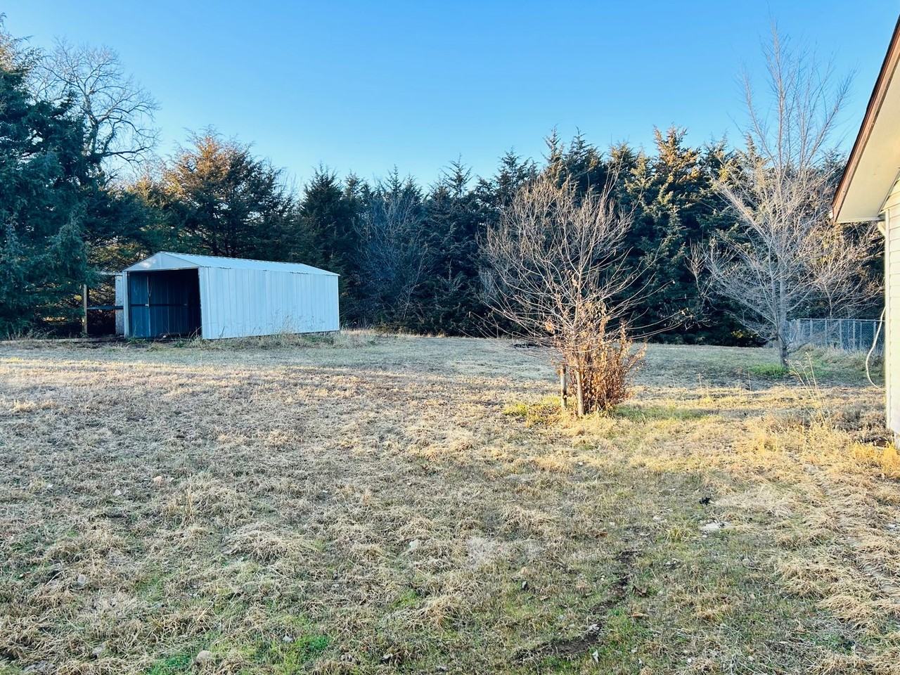 3100 Meadowvale Dr - Photo 2 of 20