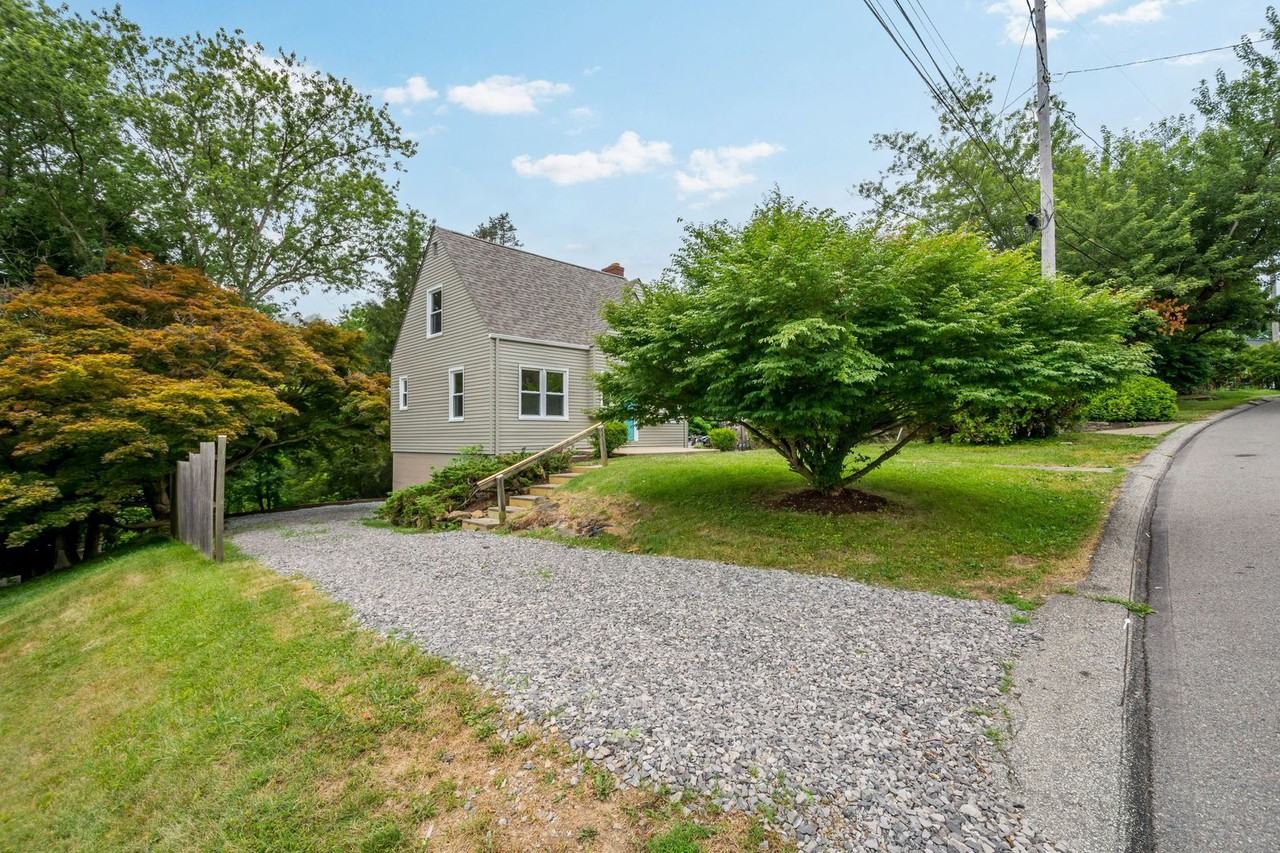 274 Idlewood Rd - Photo 2 of 26