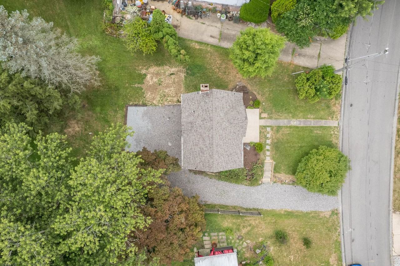 274 Idlewood Rd - Photo 5 of 26