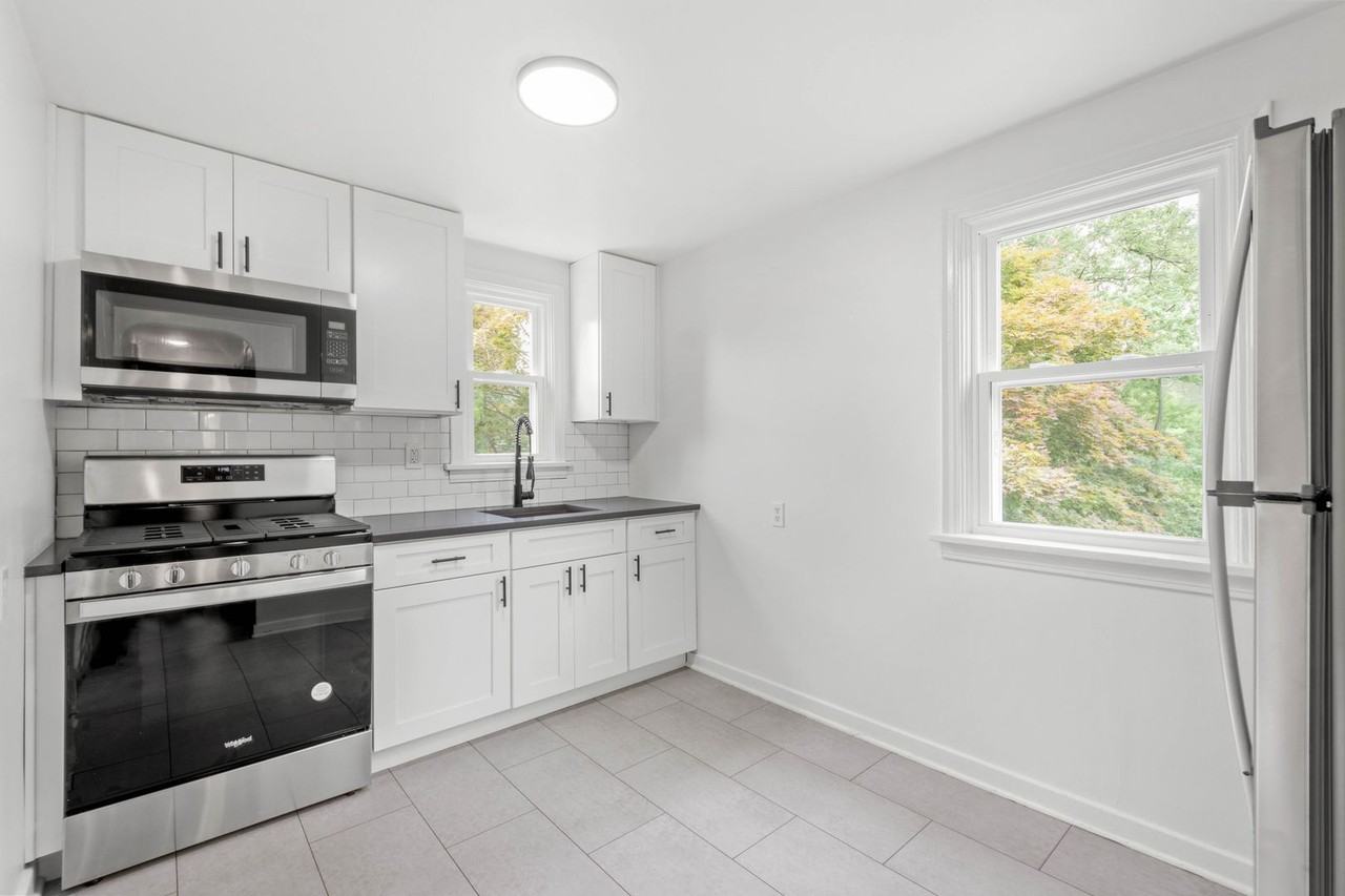 274 Idlewood Rd - Photo 7 of 26