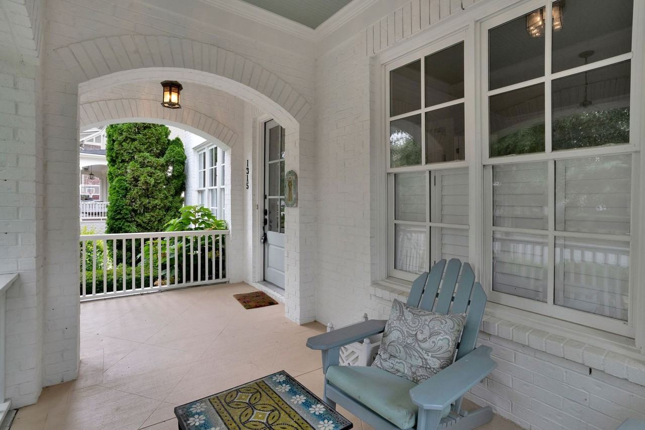 1315 Jewell Ave - Photo 6 of 50