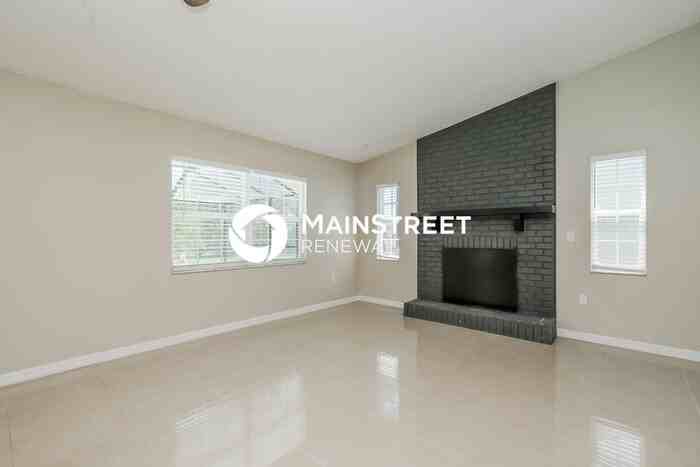 9126 Lometa Ln - Photo 3 of 16