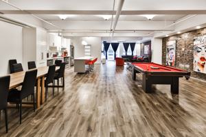 featured image of 2070 Rue Clark #203