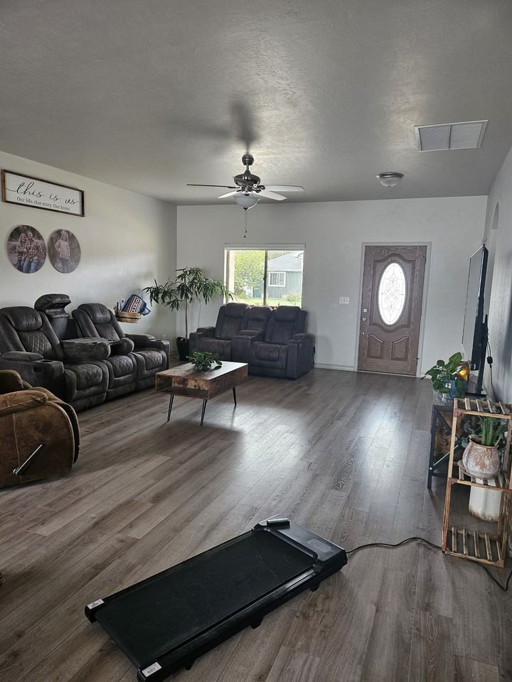 1309 Gold Creek Dr #NA - Photo 3 of 4