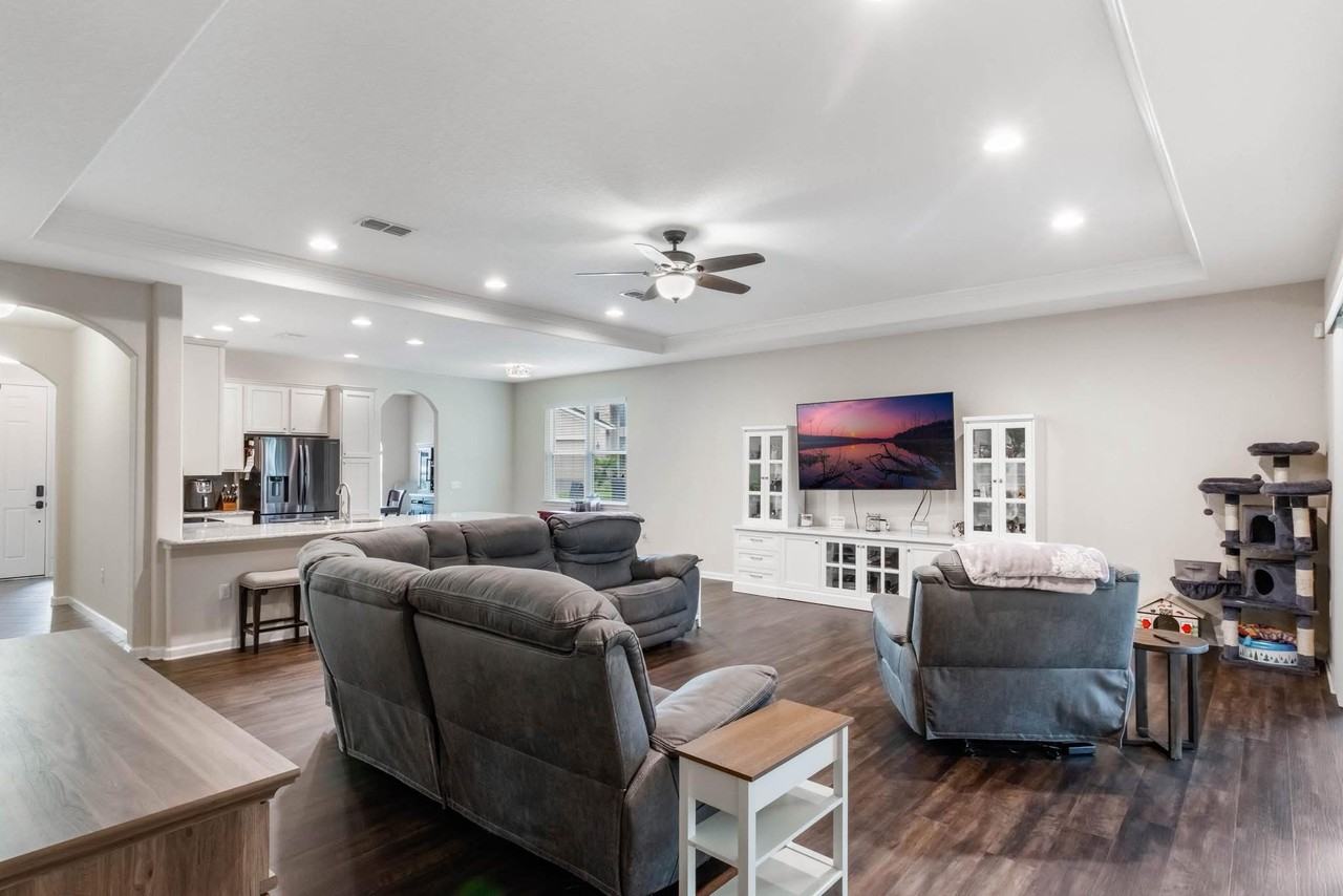 329 Lake Vista Dr #NA - Photo 3 of 16