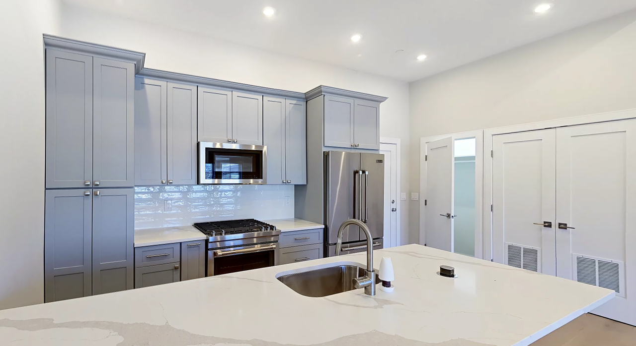 32 Cummins Hwy #2 - Photo 2 of 12