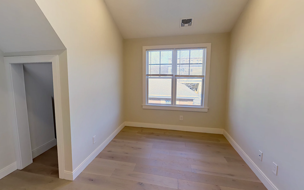 32 Cummins Hwy #2 - Photo 3 of 12