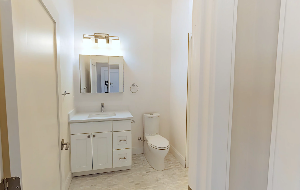 32 Cummins Hwy #2 - Photo 5 of 12